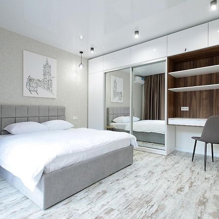 Luxury Nest Lviv Center Apartment Exterior photo